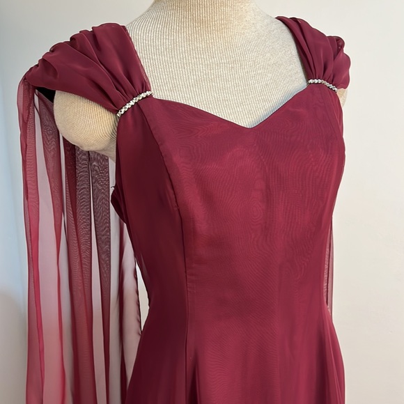 Michaelangelo Burgundy Dress Chiffon Wide Strap Dramatic Shoulder Trains Size 10 - Picture 3 of 14